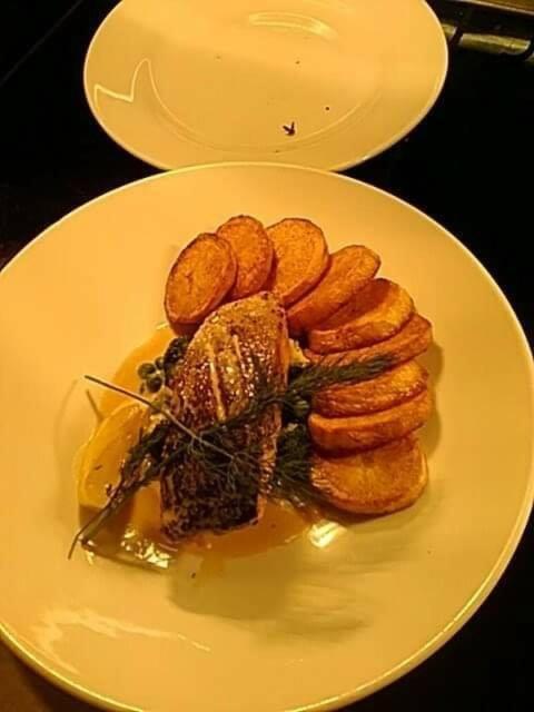 The Swan @ Stoford Hotel Bagian luar foto A prepared dish of the fish