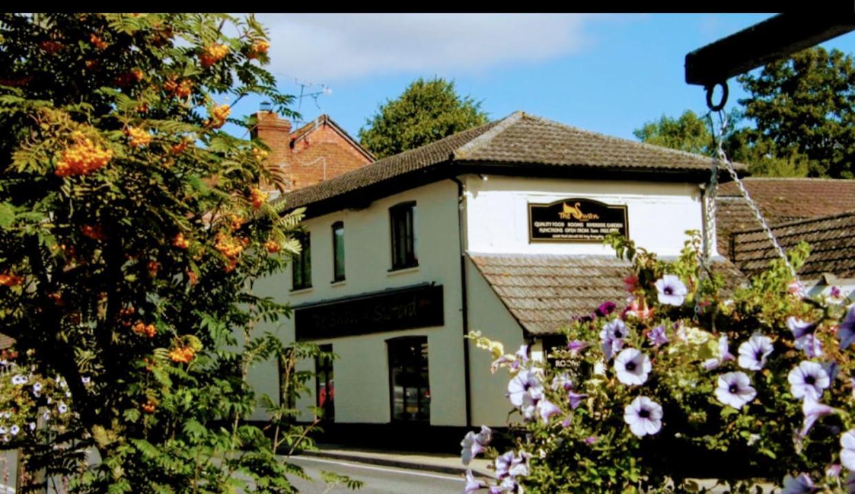 The Swan @ Stoford Hotel Bagian luar foto The Old Post Office, Great Haywood